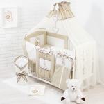 16 Teiliges Babybettwäsche Set bestickt mit einem Teddybären mit Herz inkl. Betthimmel Dunkelbeige