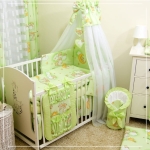 Grünes Babybettwäsche-Set mit Bärchen – 14-teilig mit Baldachin und Bettkantenschutz 60x120