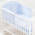 Bettwäsche-Set für Babybett | 3-teilig mit Nestchen | Blau, aus Baumwolle mit Bären- und Herzstickerei