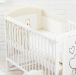 Bettwäsche-Set für Babybett | 3-teilig mit Nestchen | Hellbeige, aus Baumwolle mit Bären- und Herzstickerei