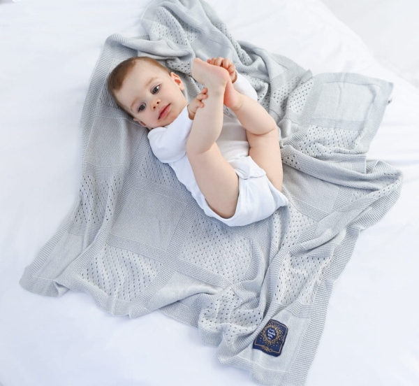 Graue Babydecke aus Bambus-Baumwolle, 80 x 100 cm