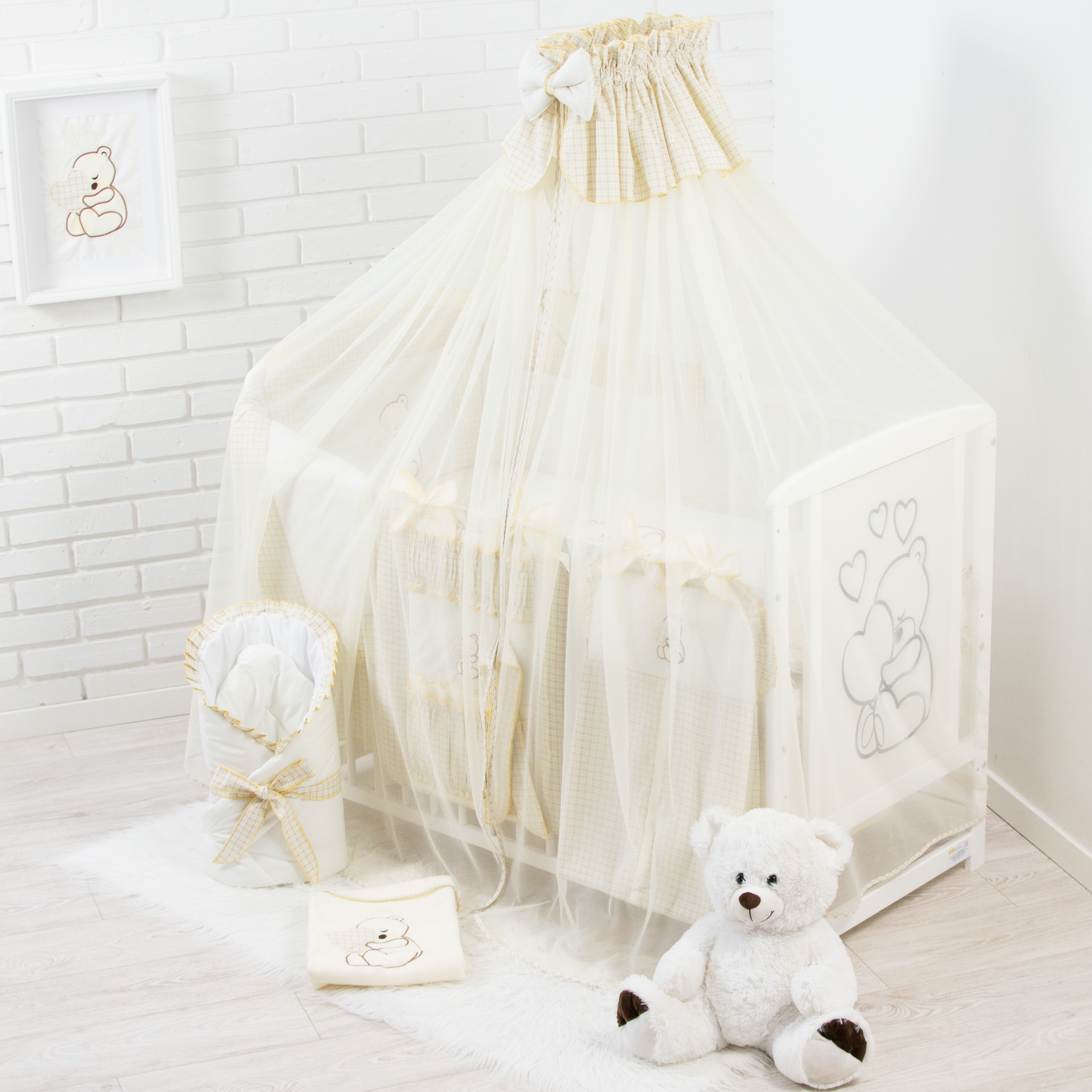 beżowa jasna pościel dziecięca miś z sercami